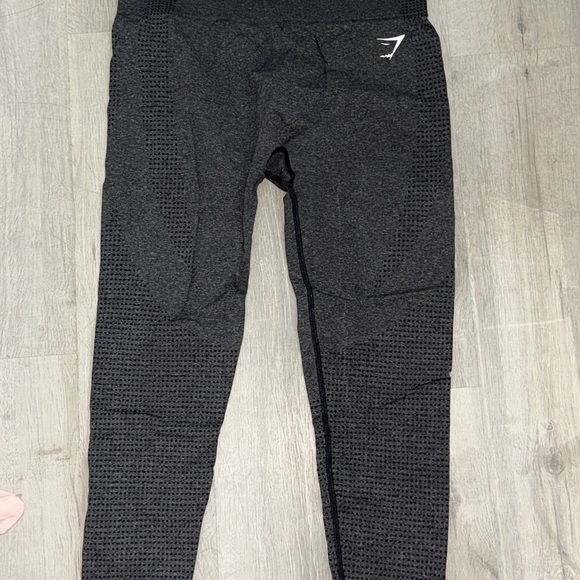 Gymshark Grey Leggings with Black Details - Picture 1 of 5